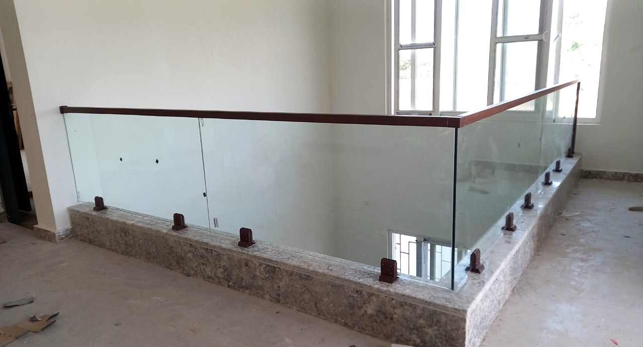 Glass railing
